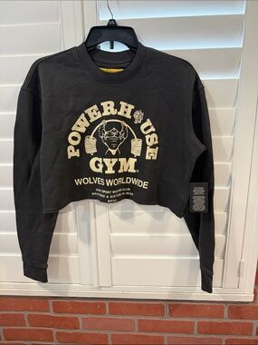 Darc Sport Black Cropped Powerhouse Gym Sweatshirt with Cream Graphic